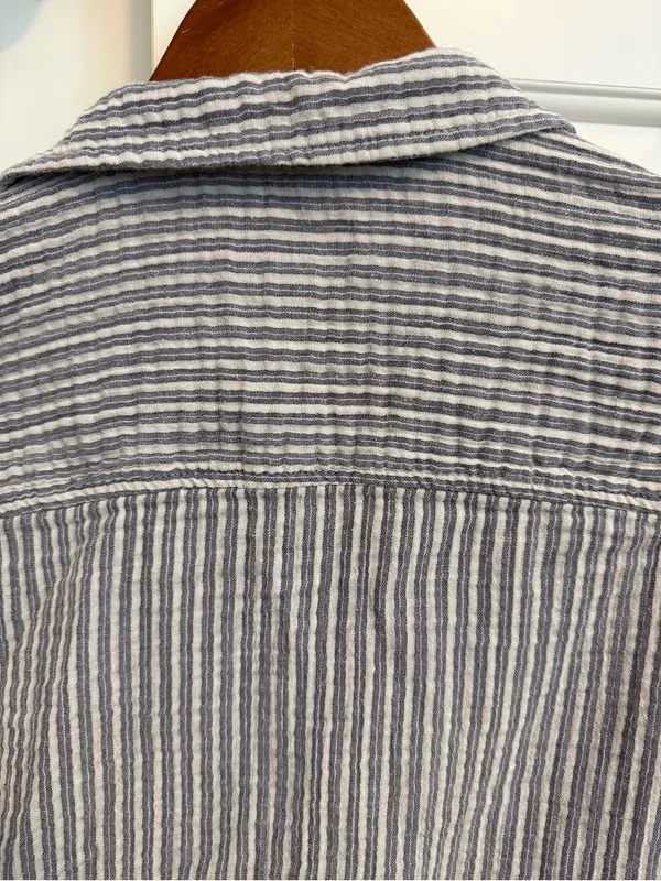 Universal Threads 100% Cotton Striped Collar Button Down Long Sleeve - Medium - Image 7