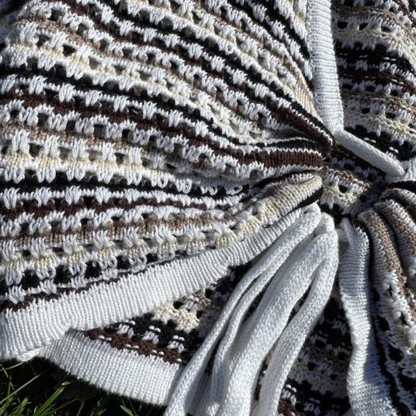 Two-Tone Cropped Cardigan Sweater - Image 2