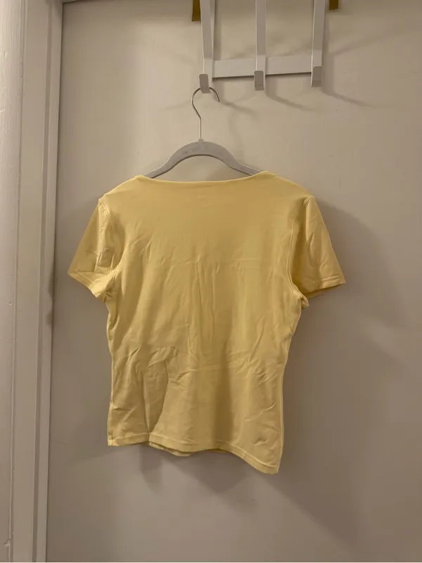 aerie Short Sleeve Fitted Crop Top in yellow - Image 5