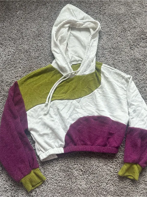 Le Lis Colorblock Cropped Hoodie - White, Olive & Plum - Image 3