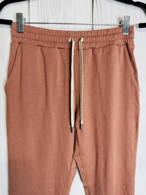 Vuori Women’s Terracotta Performance Jogger Pants Size XS (26 x 24) - Image 2