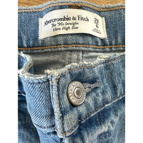Abercrombie & Fitch - The 90's Straight Ultra High Rise Ripped Jeans in Blue - Image 3