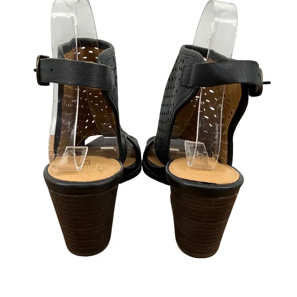 Lucky Brand Halona Black‎ Perforated Leather Peep Toe Block Heel Sandals 7M Flaw - Image 5