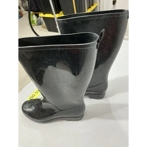 Womans Size 9 Black Tall Rubber Rain Boots - Image 3