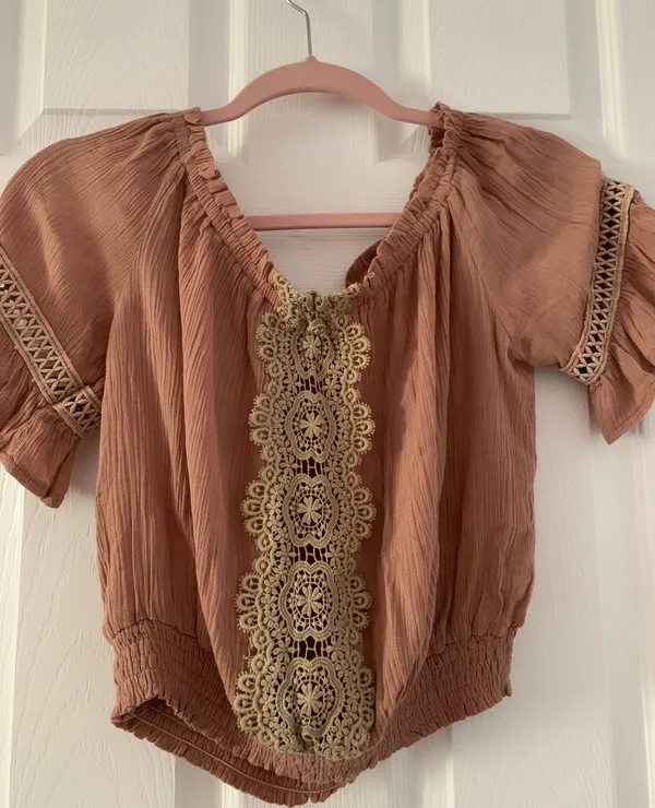 Listicle Off The Shoulder Top - Image 2