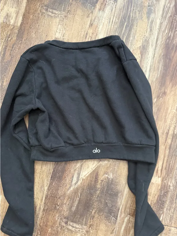 ALO Yoga Black Cropped Crewneck Sweatshirt - Image 4