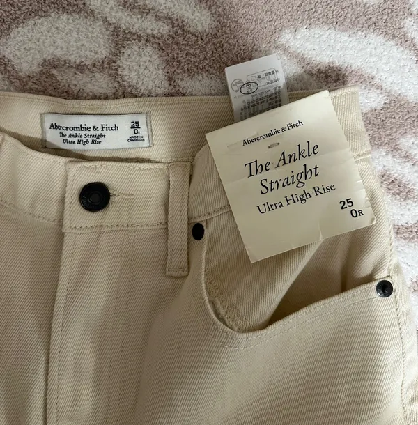 Abercrombie Straight Leg jeans - Image 3