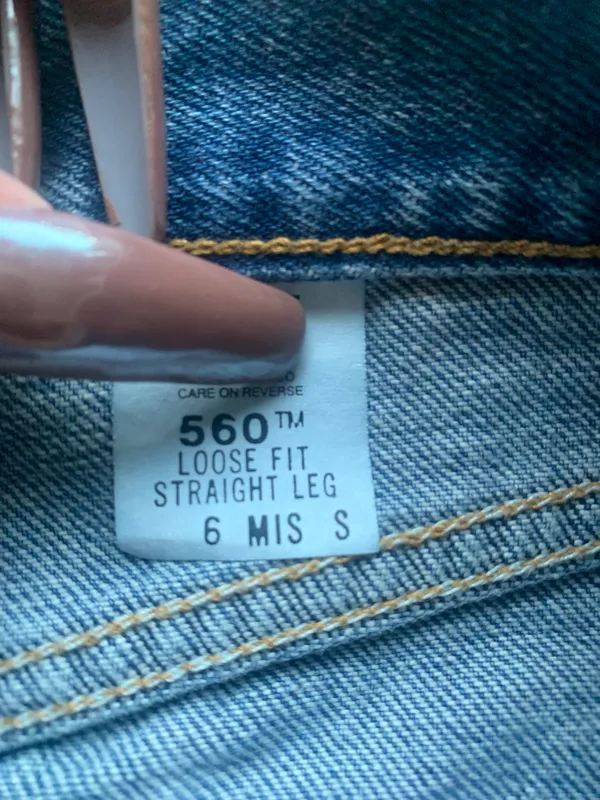 Vintage 560 Levi's jeans - Image 4
