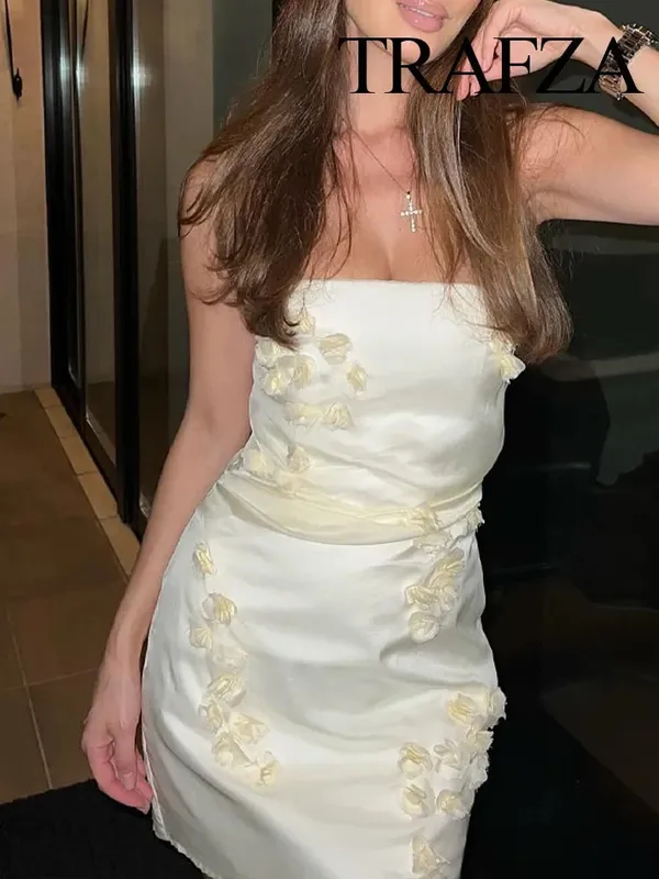 ZARA NWT White ORGANZA FLORAL DRESS. Size Small - Image 3