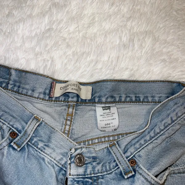 Levi’s 560 Light Wish Denim Cutoff Shorts size 33 - Image 4