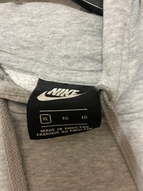 Nike Sweatshirt Hoodie - Image 2