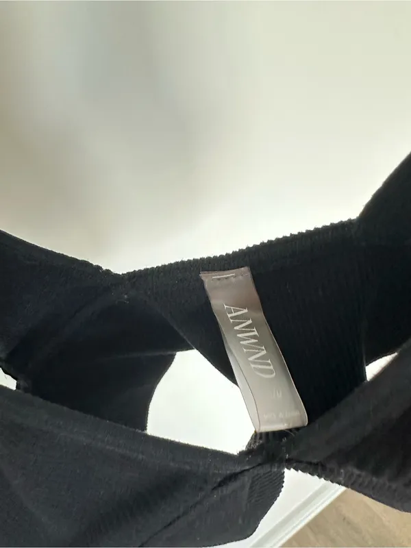 Black Deep V Crop Top Small - Image 3