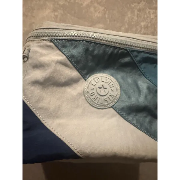 Kipling Graham Insulated School Lunch Bag With Removable Crossbody Strap - Image 6
