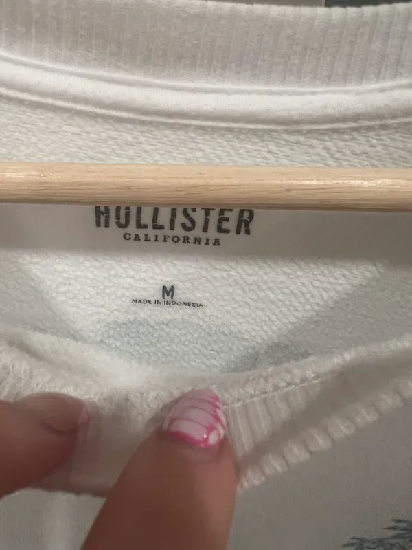 Hollister crewneck - Image 3