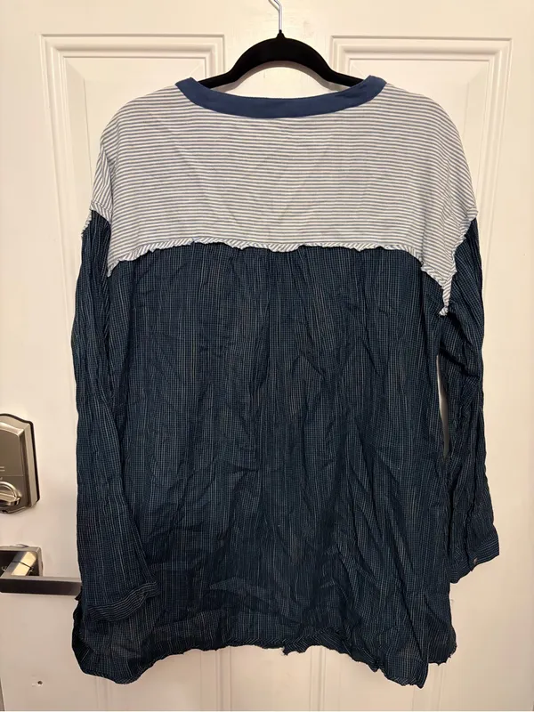 Free People Navy and White Button Down Tunic Shirt Size Large - Image 4