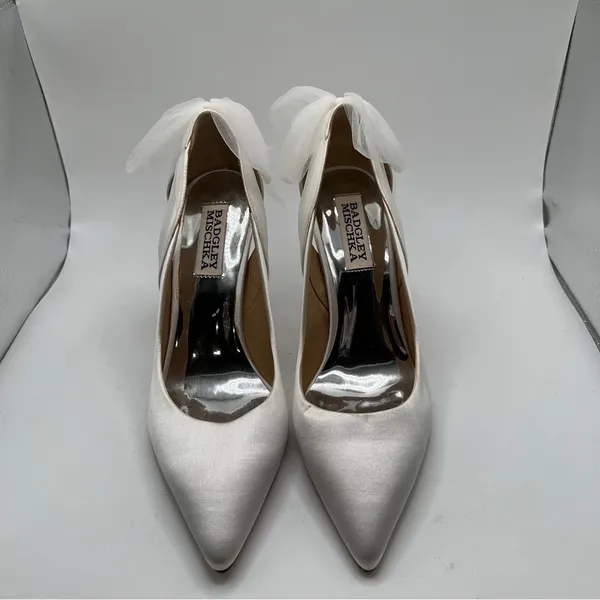 Badgley Mischka Kinsley Pointed Toe Bridal Shoes with Bows white silk SZ 9 NWOB - Image 4