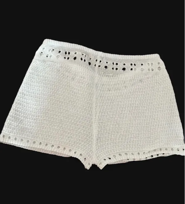 prettylittlething white knit shorts - Image 3