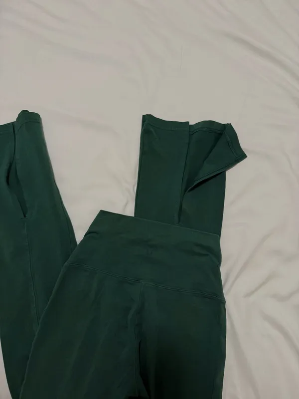 Aritzia TNA Yoga Pants  - Image 4