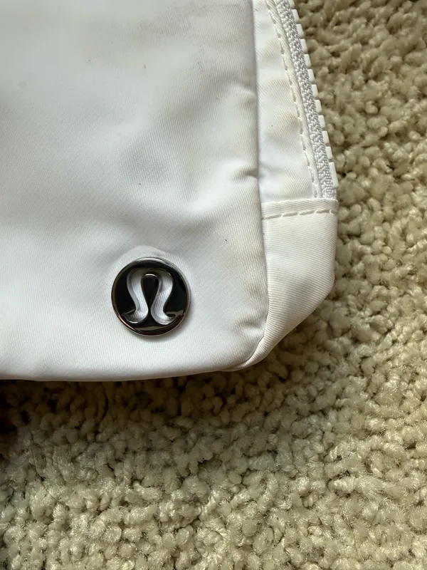 White Belt Bag Lululemon Everywhere 1L - Image 3