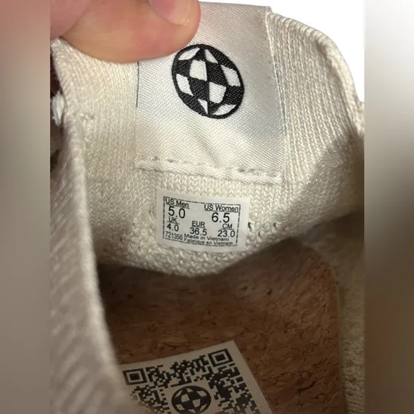 Vans UltraRange VR3 Cush Sneakers,Size 6.5,Made in Vietnam - Image 3