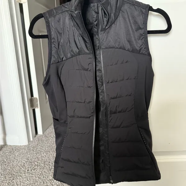 Lululemon Athletica Black Down for it All Quilted Vest - Image 5