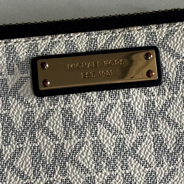 Michael Kors Wallet - Image 7