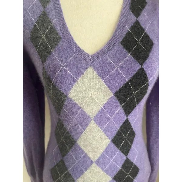 Apt 9 100% Cashmere Sweater Argyle Pattern V Neck Pullover purple and grey - Image 2