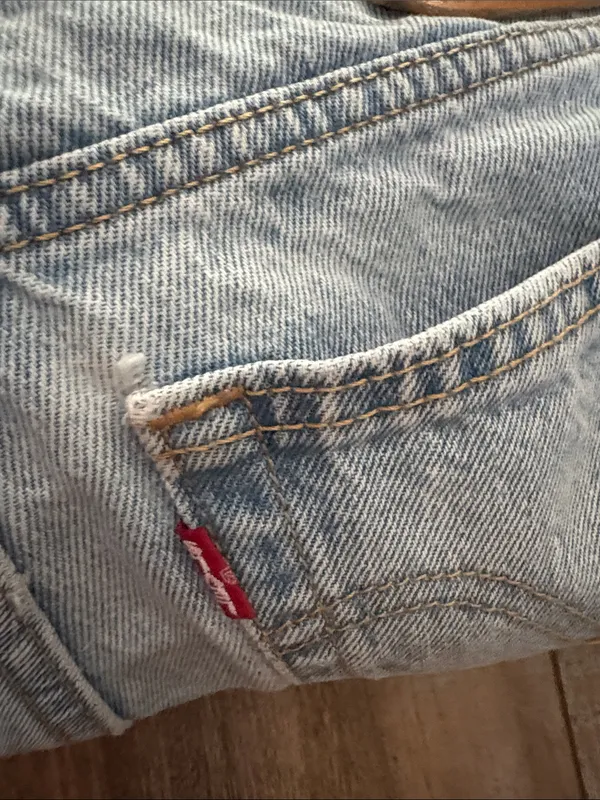 Levi’s Low Loose Big E Reissue Jeans size 25 - Image 10
