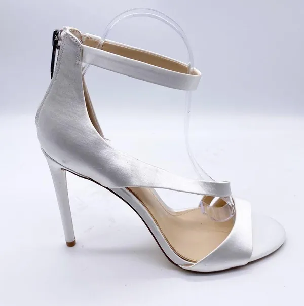 Imagine Vince Camuto white satin stiletto heels 4" heel Size 6.5 / 37 - Image 4