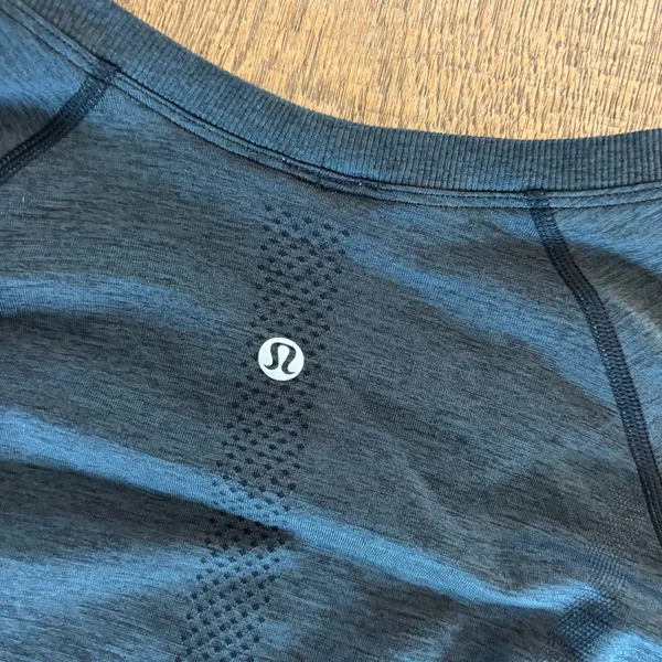 Lululemon gray long sleeve polka dot sleeve shirt - Image 5