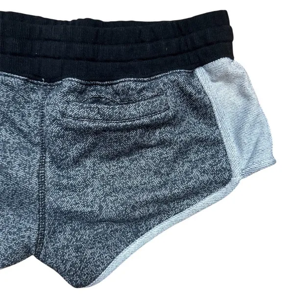 Hurley Shorts Womens XS Gray Heather Dolphin Hem Drawstring Pocket - Image 4
