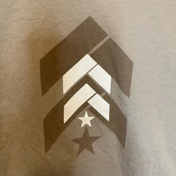 Barry’s Chevron Tshirt Tan Size M - Image 5
