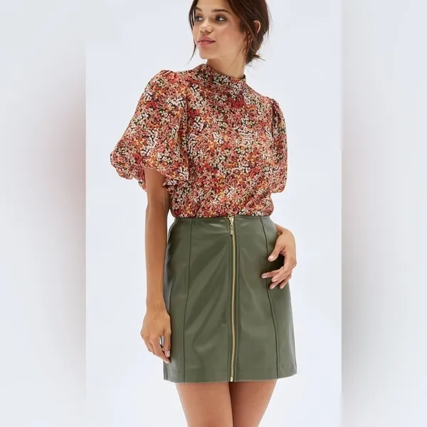 NWT Minkpink Gabae High Neck Floral Blouse‎ in Red Multi Size Small - Image 11