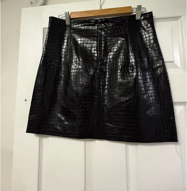Zara Black Croc Mini Skirt - Size L - Like New - Image 8