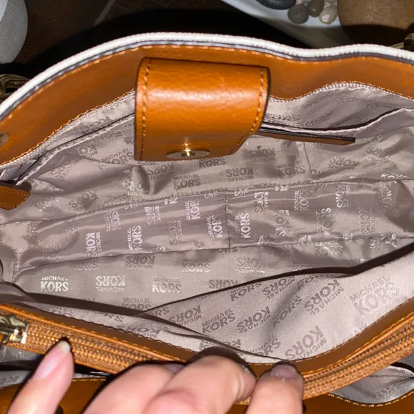 Michael Kors Signature MK Vanilla Acorn Fulton Chain Leather Tote EUC - Image 13