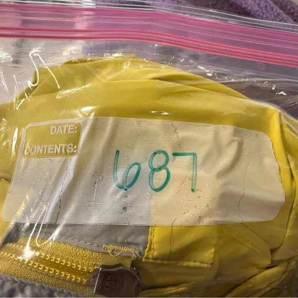 The North Face Butter Yellow Tie Front Zip Up Rain Jacket Hooded Outdoor Vented - Image 6