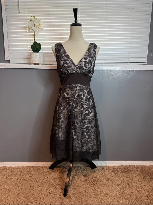 Studio Y Dark Brown Floral Lace Dress Size L Y2K Romantic Empire Waist - Image 2