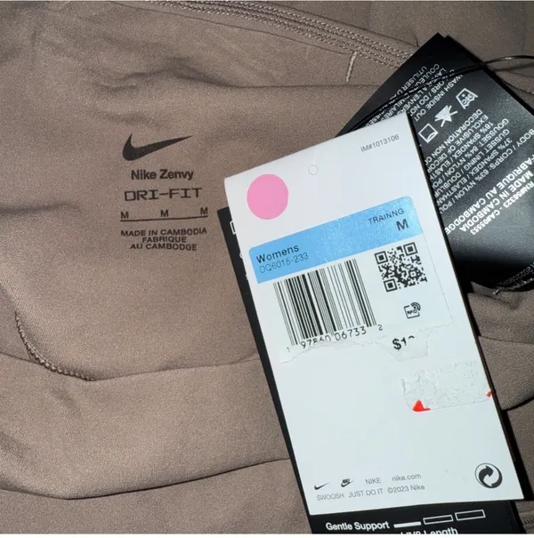 Nike High-Waisted 7/8 Legging - Image 4