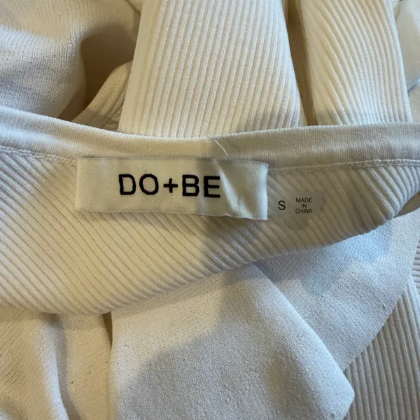 DO + BE White Ruffle-Neck Bodycon Dress - Image 3