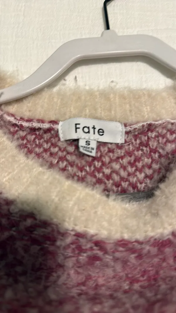 FATE Sweater size small  - Image 2