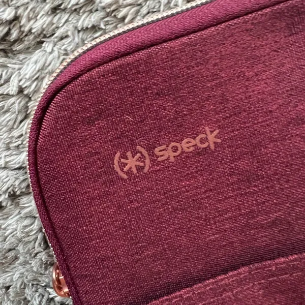 Speck laptop case‎ - Image 6