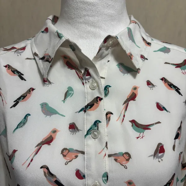 Ann Taylor Blouse White Bird Print Casual Work Whimsical Nature Lightweight M - Image 2