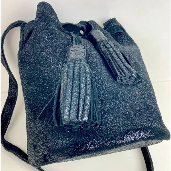 STREET LEVEL Leather Crossbody Bucket/Hobo Bag in Black - Image 12