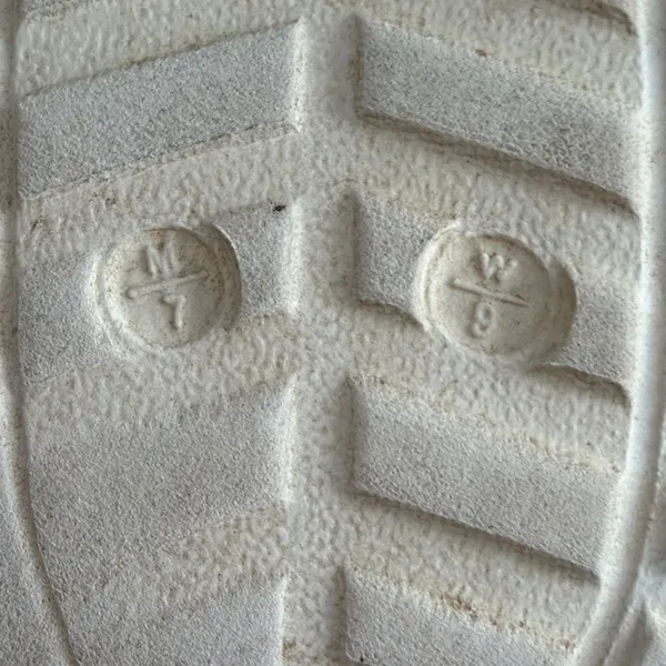 White Crocs Shoes Clogs with Fleece Lining M7 W9 - Image 4