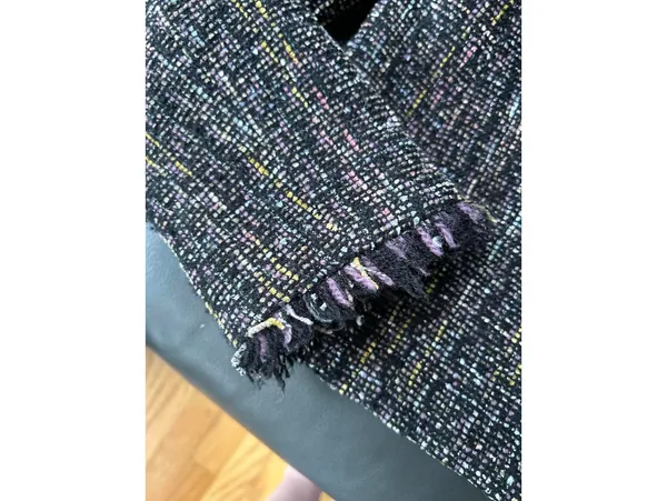 Bloomingdale's Women's Tweed Jacket Size 4 Black - Image 6