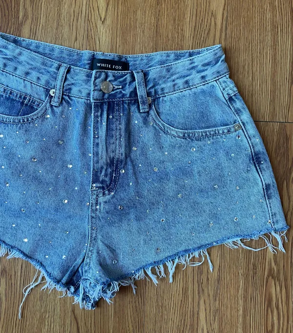 White fox bring the vibe denim shorts NWT - Image 3