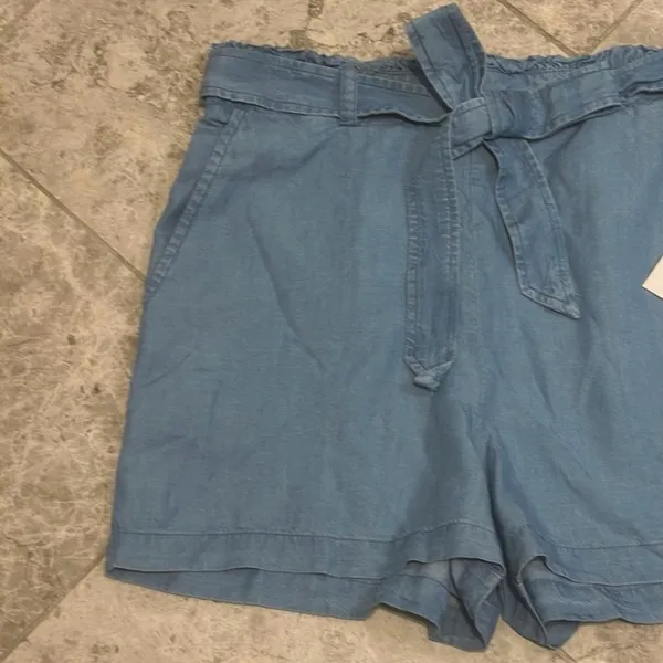 LC Lauren Conrad 3" High-Waisted Paperbag Shorts Chambray NEW Small - Image 4