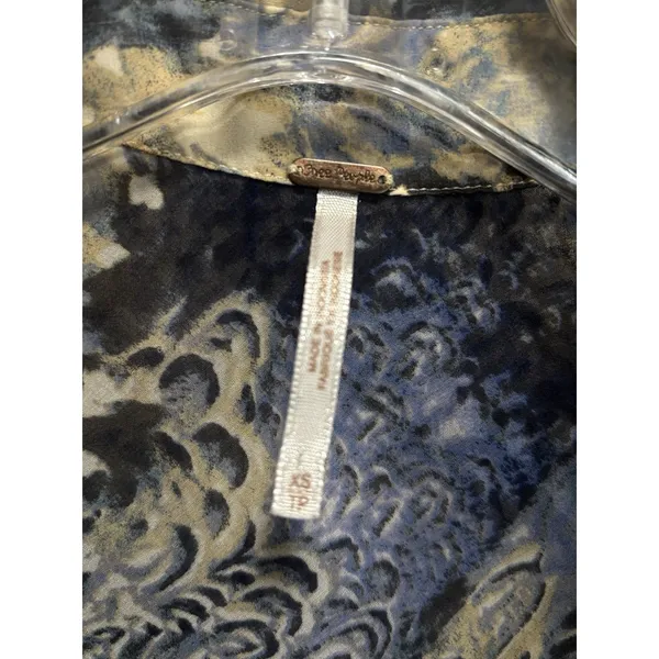 Free People Floral Sheer Long Tab Sleeves Blouse Size XS Button Up Pockets - Image 2