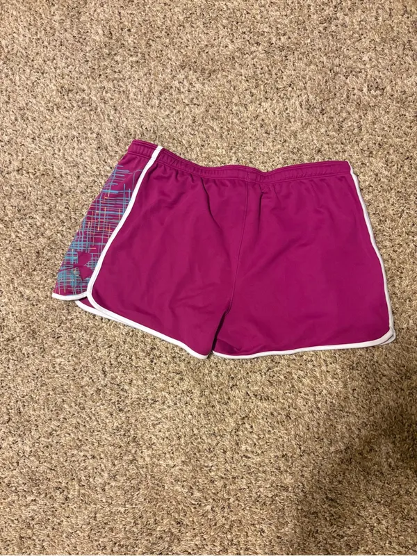 Under Armour Heat Gear Magenta Athletic Shorts with White Trim 💛💚 - Image 5