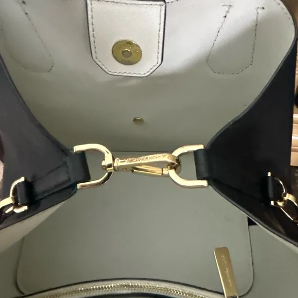 Michael Kors Saffiano Leather Greenwich Grab Bag Satchel Purse-long strap black - Image 12